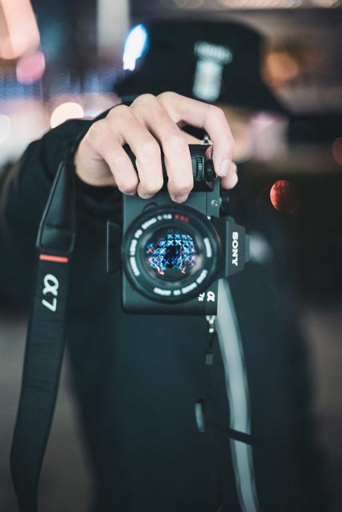 DSLR Vs Mirrorless - Which Camera Suits You?