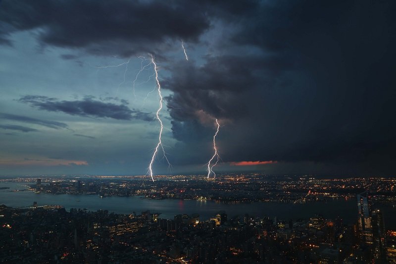 How to Photograph Lightning